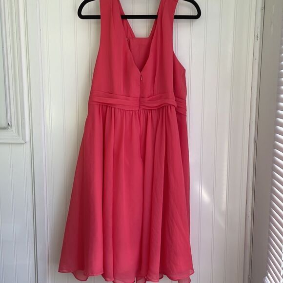 DAVID’S BRIDAL short crinkle chiffon bridesmaid dress style F15600 coral size 16 - Picture 4 of 12